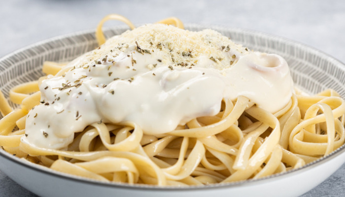 macarrão com molho branco